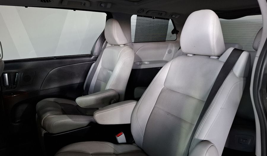 Toyota Sienna 3.5 LIMITED AUTO Minivan 2019