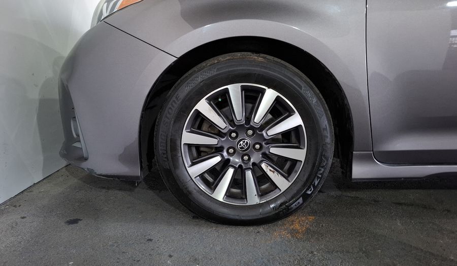 Toyota Sienna 3.5 LIMITED AUTO Minivan 2019