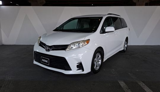 Toyota • Sienna