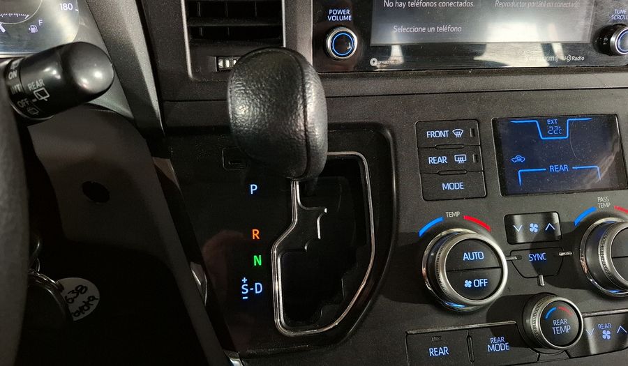 Toyota Sienna 3.5 LE AUTO Minivan 2019