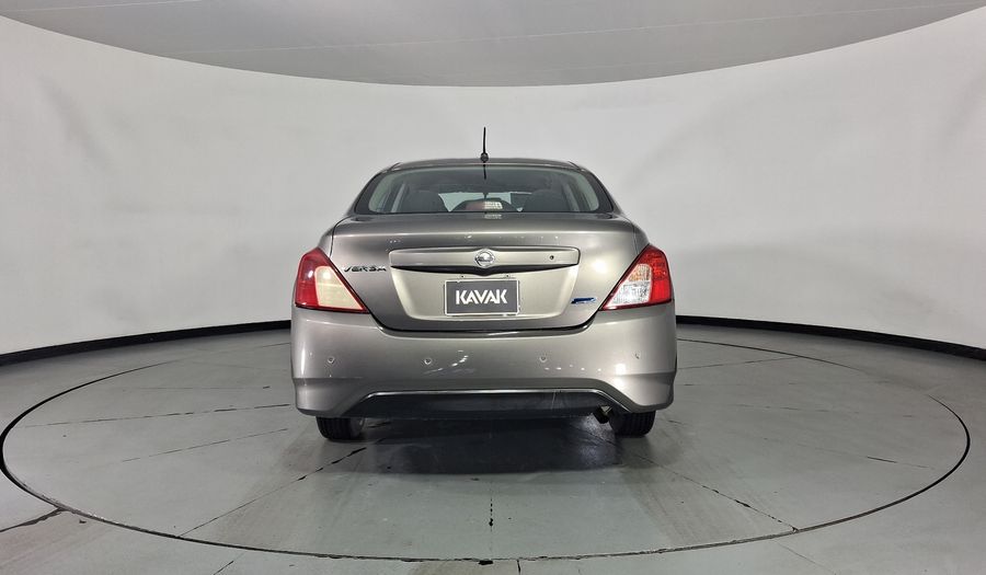 Nissan Versa 1.6 SENSE TA AC Sedan 2015