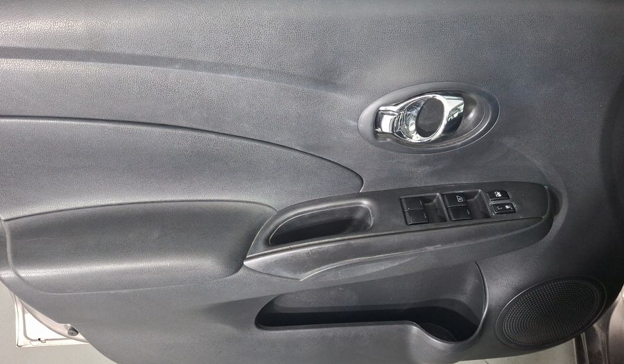 Nissan Versa 1.6 SENSE TA AC Sedan 2015