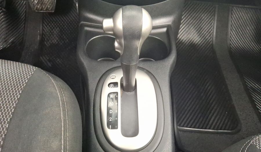 Nissan Versa 1.6 SENSE TA AC Sedan 2015