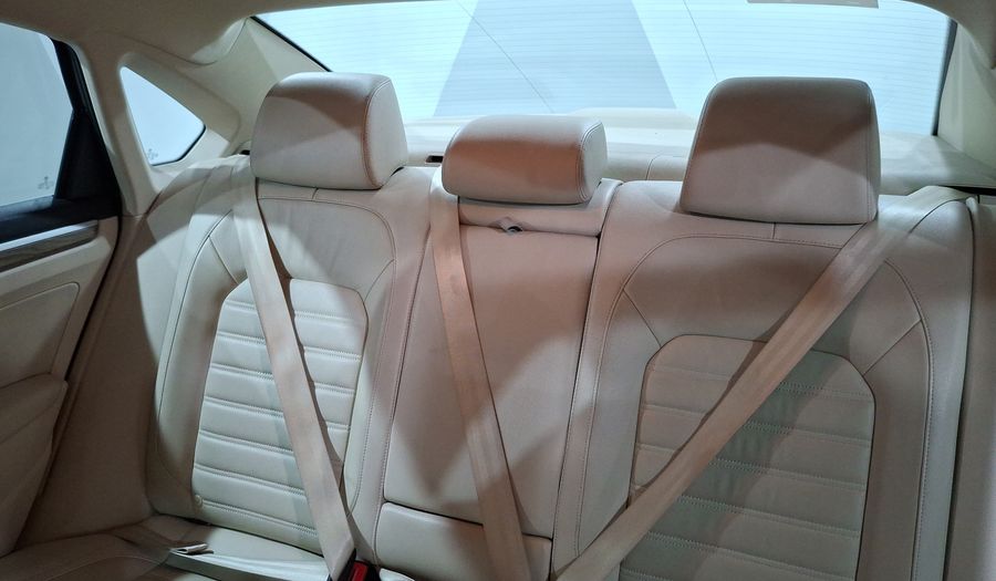 Volkswagen Passat 2.5 HIGHLINE Sedan 2017