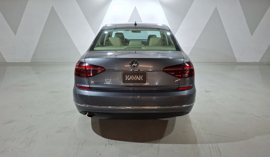 Volkswagen Passat 2.5 HIGHLINE Sedan 2017