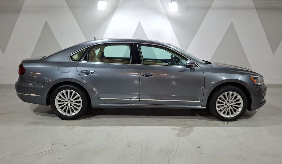 Volkswagen Passat 2.5 HIGHLINE Sedan 2017