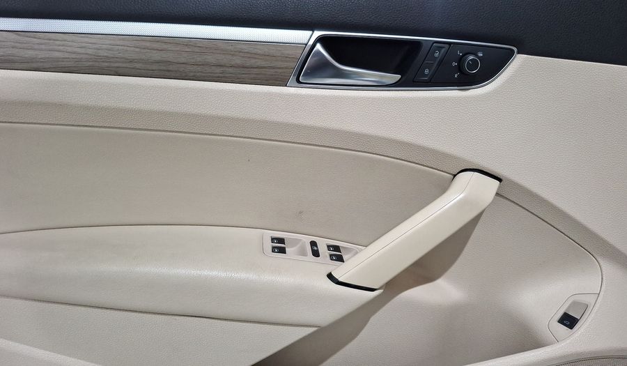 Volkswagen Passat 2.5 HIGHLINE Sedan 2017