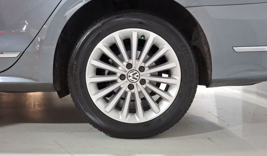 Volkswagen Passat 2.5 HIGHLINE Sedan 2017