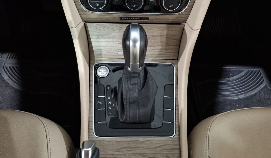 Volkswagen Passat 2.5 HIGHLINE Sedan 2017