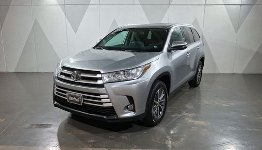 Toyota • Highlander