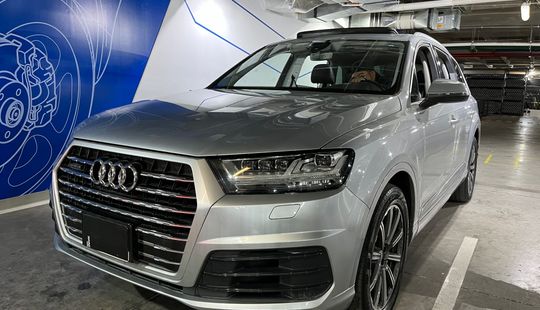 Audi • Q7