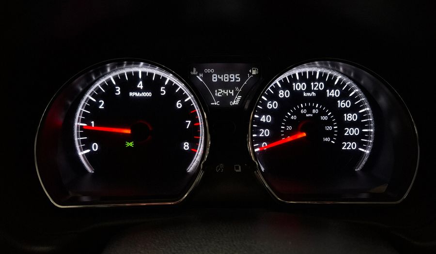 Nissan Versa 1.6 ADVANCE Sedan 2015