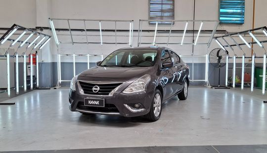 Nissan • Versa
