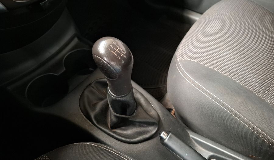 Nissan Versa 1.6 ADVANCE Sedan 2015