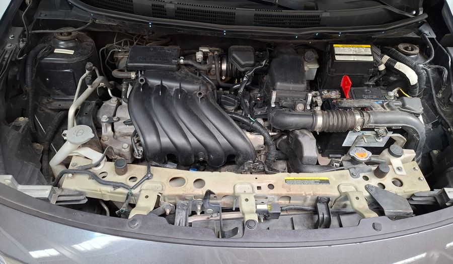 Nissan Versa 1.6 ADVANCE Sedan 2015