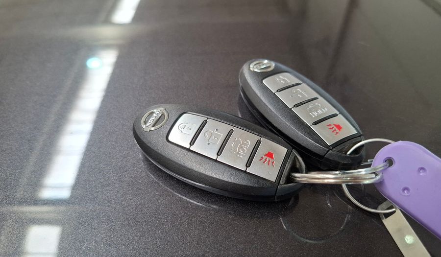 Nissan Versa 1.6 ADVANCE Sedan 2015