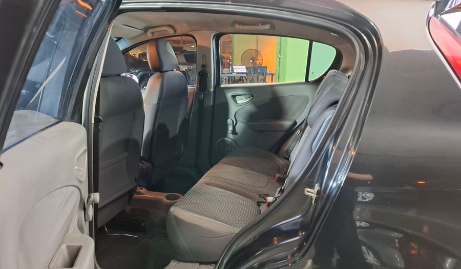 Fiat Palio 1.4 ATTRACTIVE Hatchback 2012