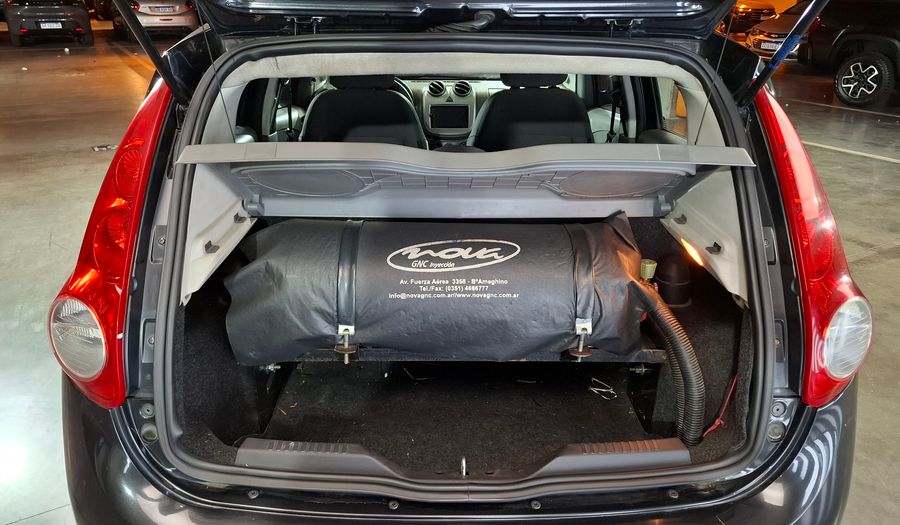 Fiat Palio 1.4 ATTRACTIVE Hatchback 2012