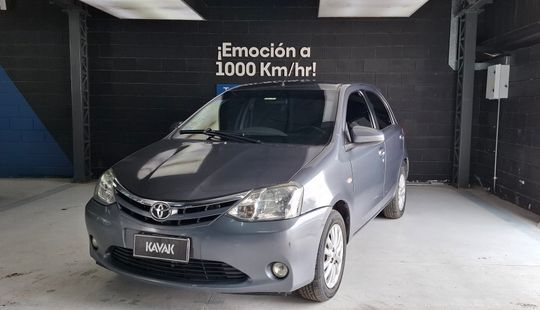 Toyota • Etios