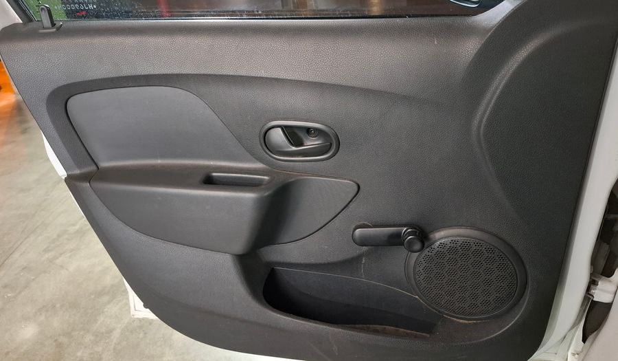 Renault Sandero 1.6 AUTHENTIQUE Hatchback 2017