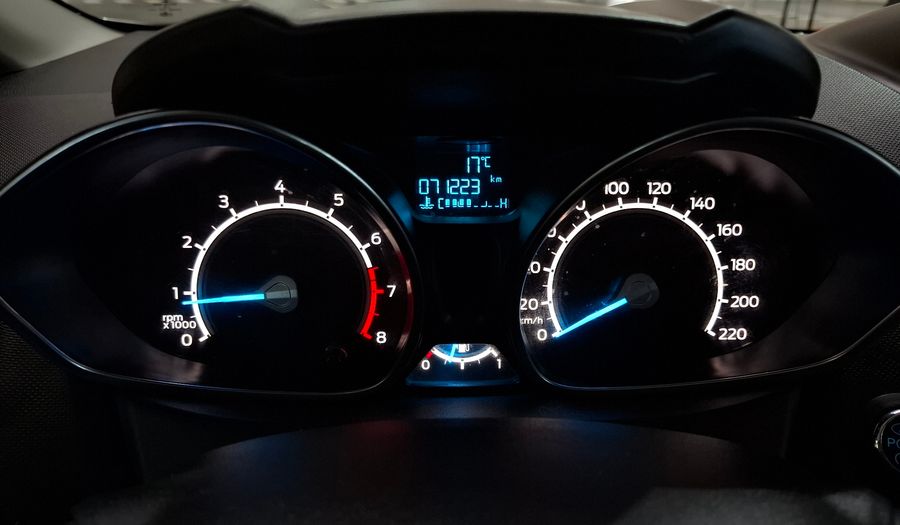 Ford Fiesta Kinetic Design 1.6 16V TITANIUM Hatchback 2019