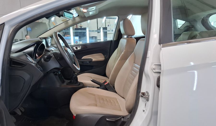 Ford Fiesta Kinetic Design 1.6 16V TITANIUM Hatchback 2019