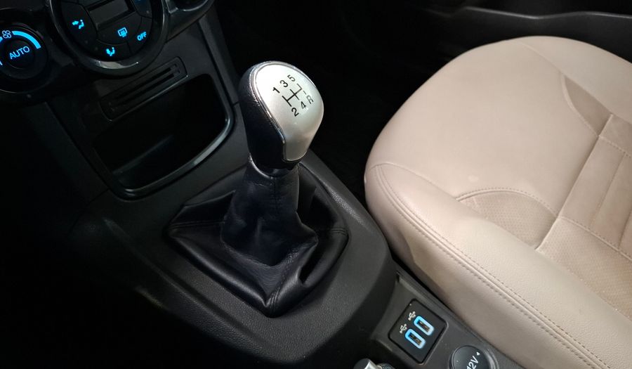 Ford Fiesta Kinetic Design 1.6 16V TITANIUM Hatchback 2019