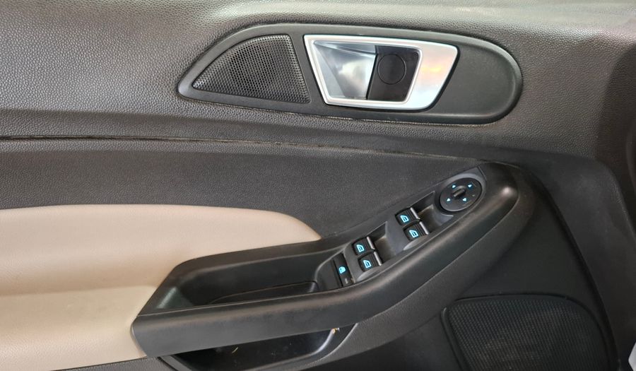 Ford Fiesta Kinetic Design 1.6 16V TITANIUM Hatchback 2019