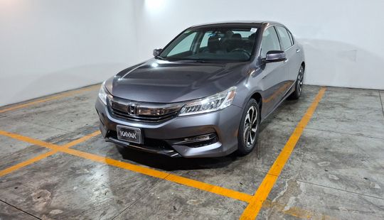 2016 • 136,358 km • Automático