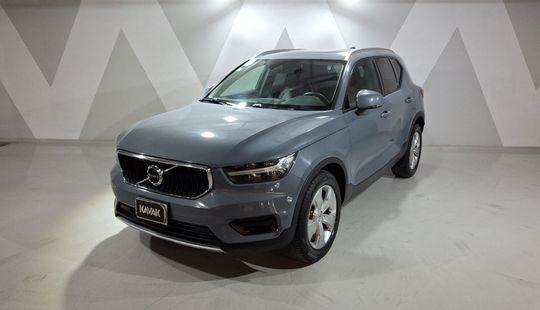 Volvo • XC40