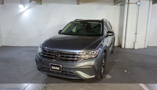 Volkswagen • Tiguan