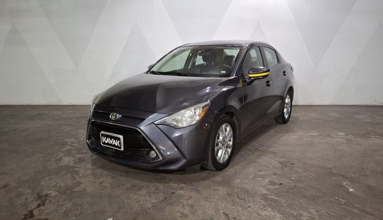 Toyota • Yaris