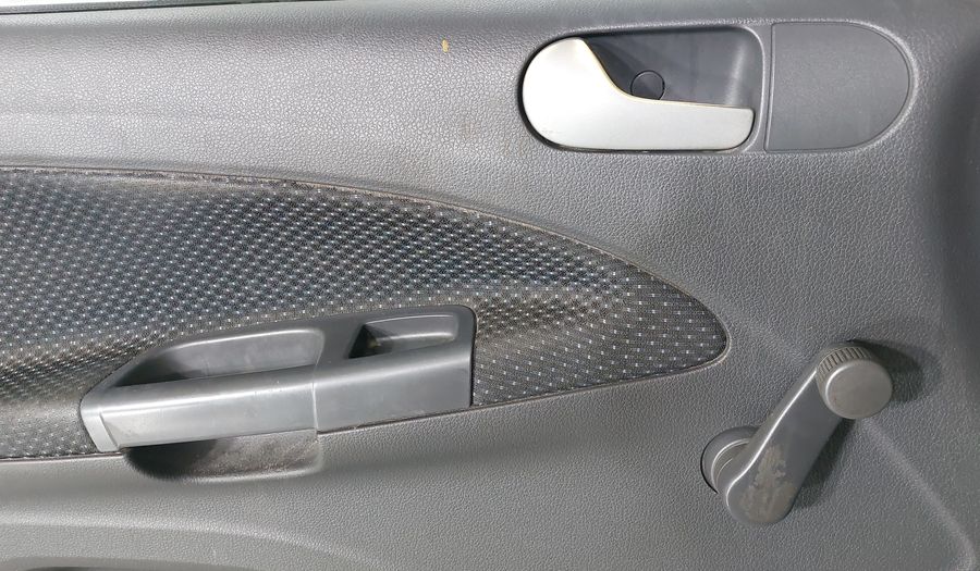 Volkswagen Gol 1.6 CL AC MT Hatchback 2015