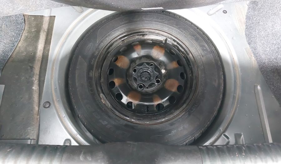 Volkswagen Gol 1.6 CL AC MT Hatchback 2015