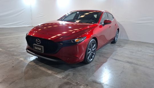 2022 • 6,564 km • Automático