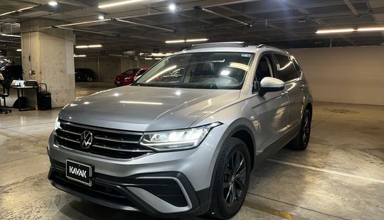 Volkswagen • Tiguan