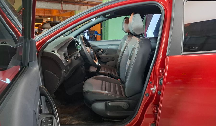 Renault Sandero Stepway 1.6 INTENS Hatchback 2024