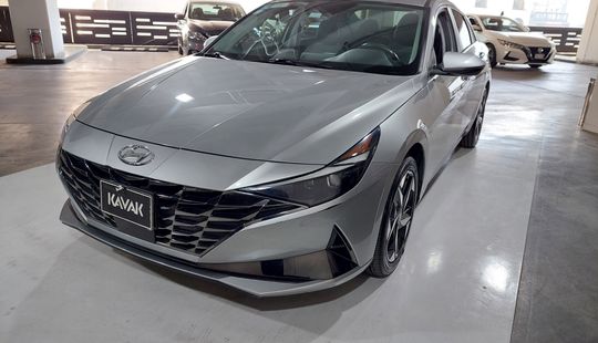 Hyundai • Elantra