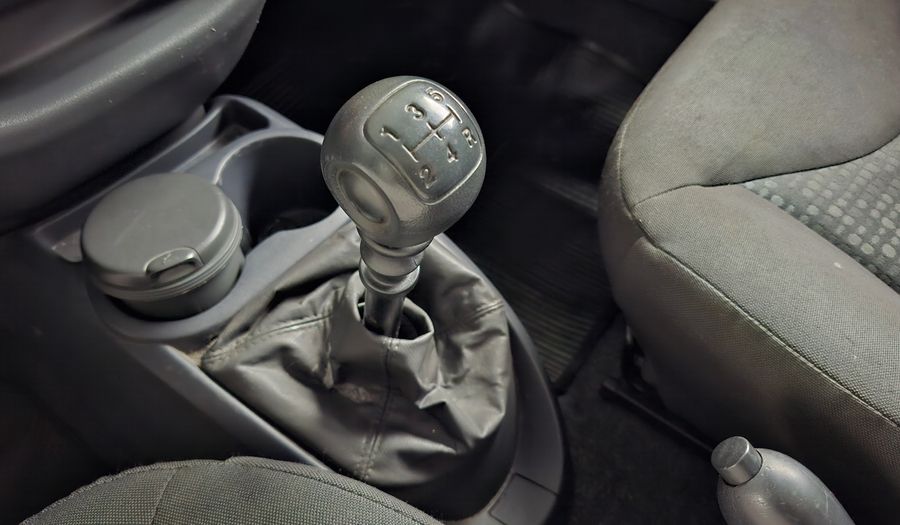 Fiat Uno 1.4 8V ATTRACTIVE 5P Hatchback 2011