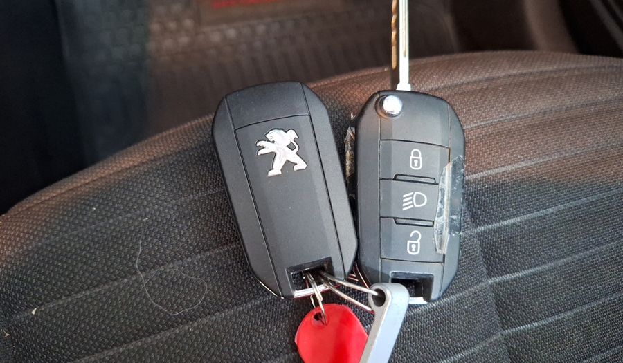 Peugeot 208 1.2 PURETECH 75 HP ACTIVE PACK Hatchback 2021