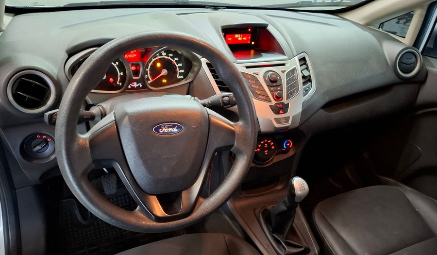 Ford Fiesta 1.6 16V TREND PLUS Sedan 2012