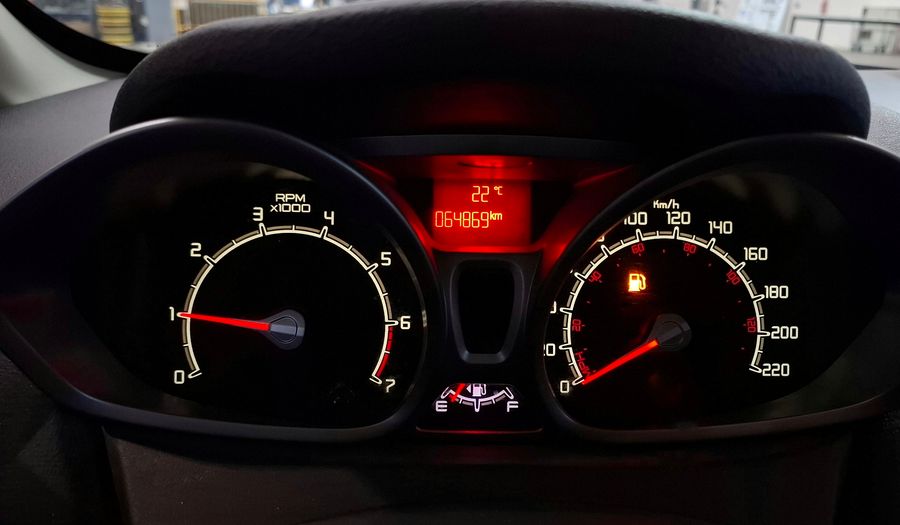 Ford Fiesta 1.6 16V TREND PLUS Sedan 2012