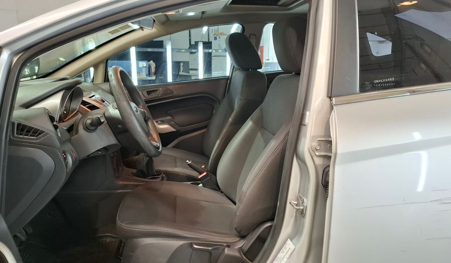 Ford Fiesta 1.6 16V TREND PLUS Sedan 2012