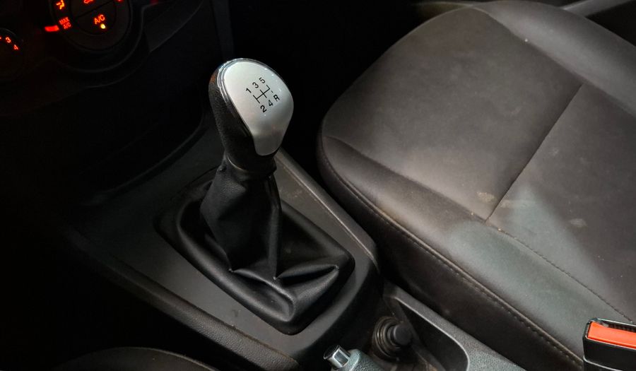 Ford Fiesta 1.6 16V TREND PLUS Sedan 2012