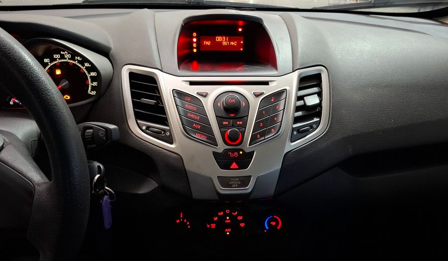 Ford Fiesta 1.6 16V TREND PLUS Sedan 2012