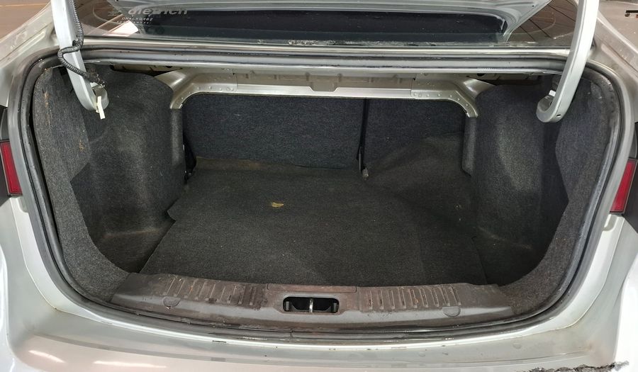 Ford Fiesta 1.6 16V TREND PLUS Sedan 2012