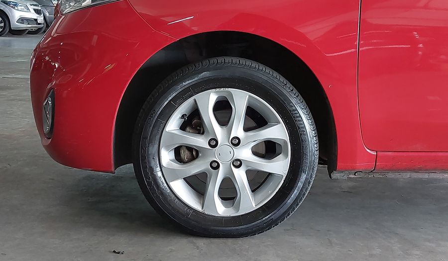 Nissan March SV Hatchback 2016