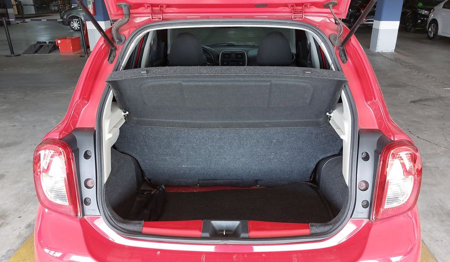 Nissan March SV Hatchback 2016