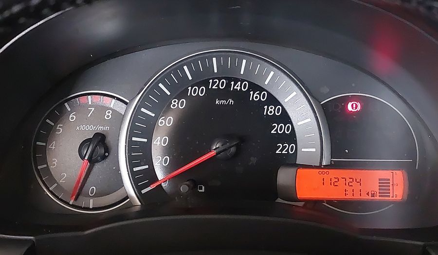 Nissan March SV Hatchback 2016