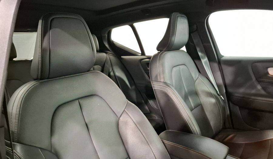 Volvo Xc40 2.0 T5 MOMENTUM AUTO 4WD Suv 2020